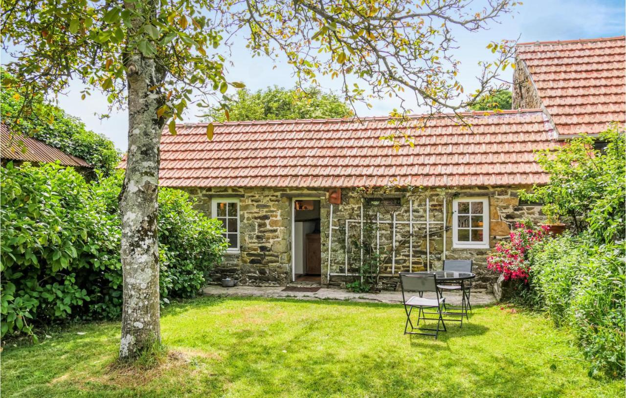 Stunning Home In Quettehou With Wifi Eksteriør bilde