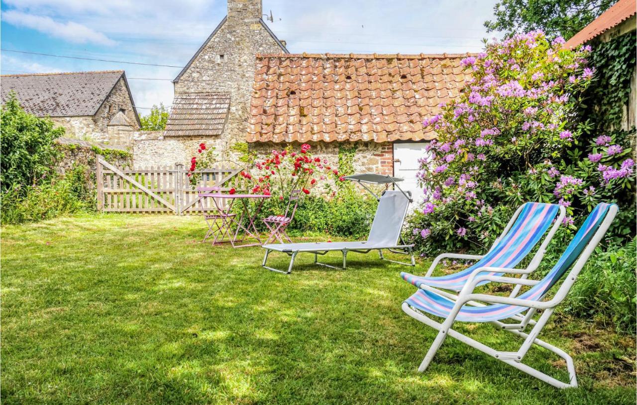 Stunning Home In Quettehou With Wifi Eksteriør bilde