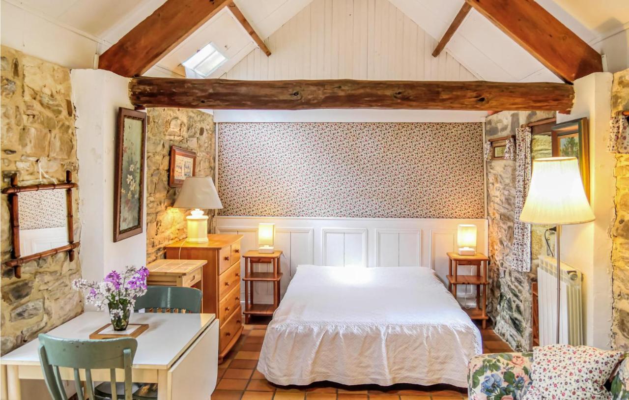 Stunning Home In Quettehou With Wifi Eksteriør bilde