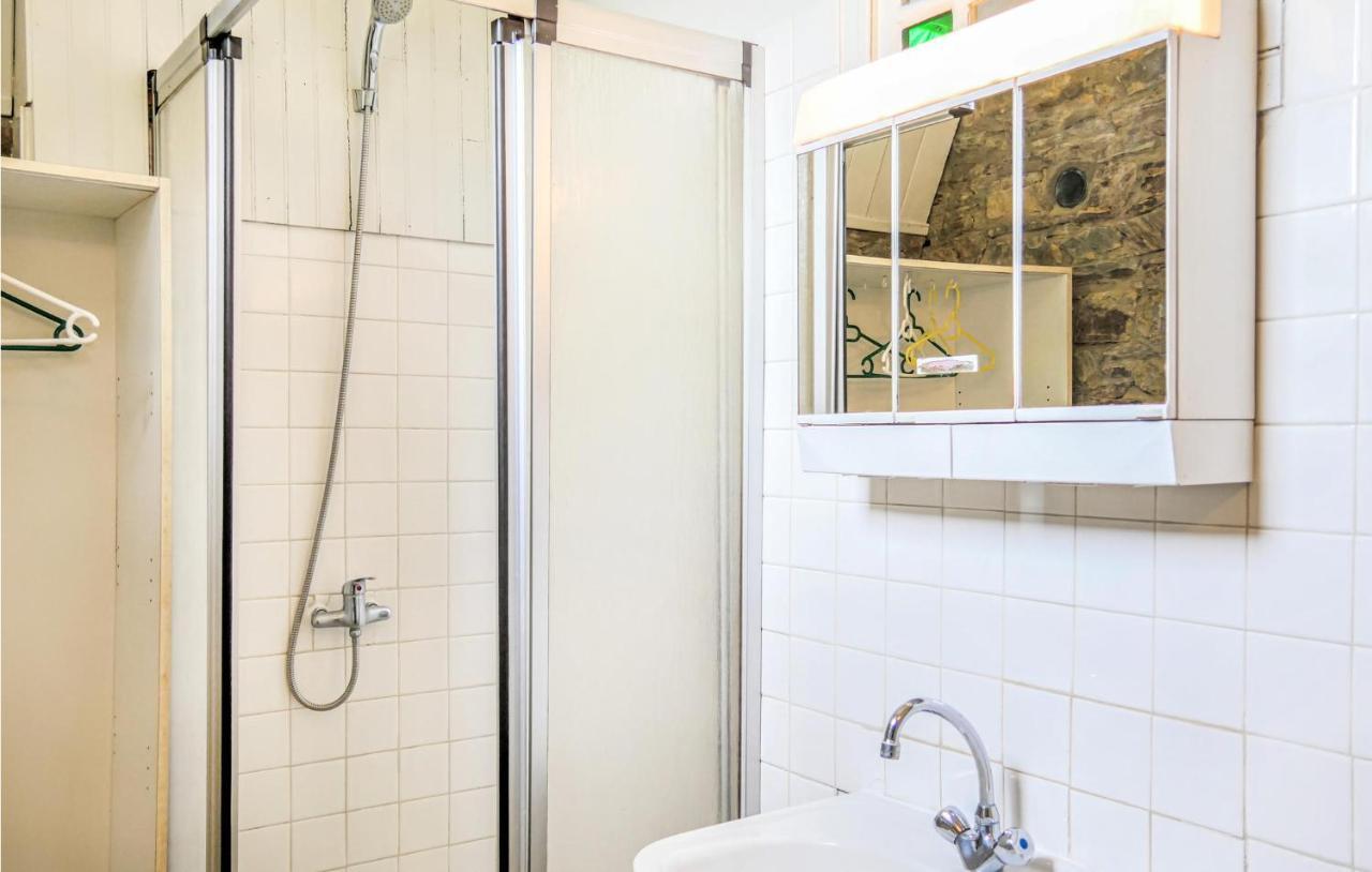Stunning Home In Quettehou With Wifi Eksteriør bilde